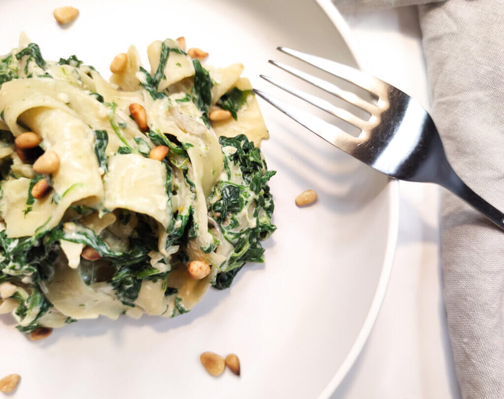 Vegane Rahmspinat Pasta – Cremig, Gesund und Voller Eisen