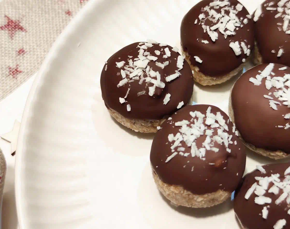 Vegane & glutenfreie Schoko-Kokosbusserl