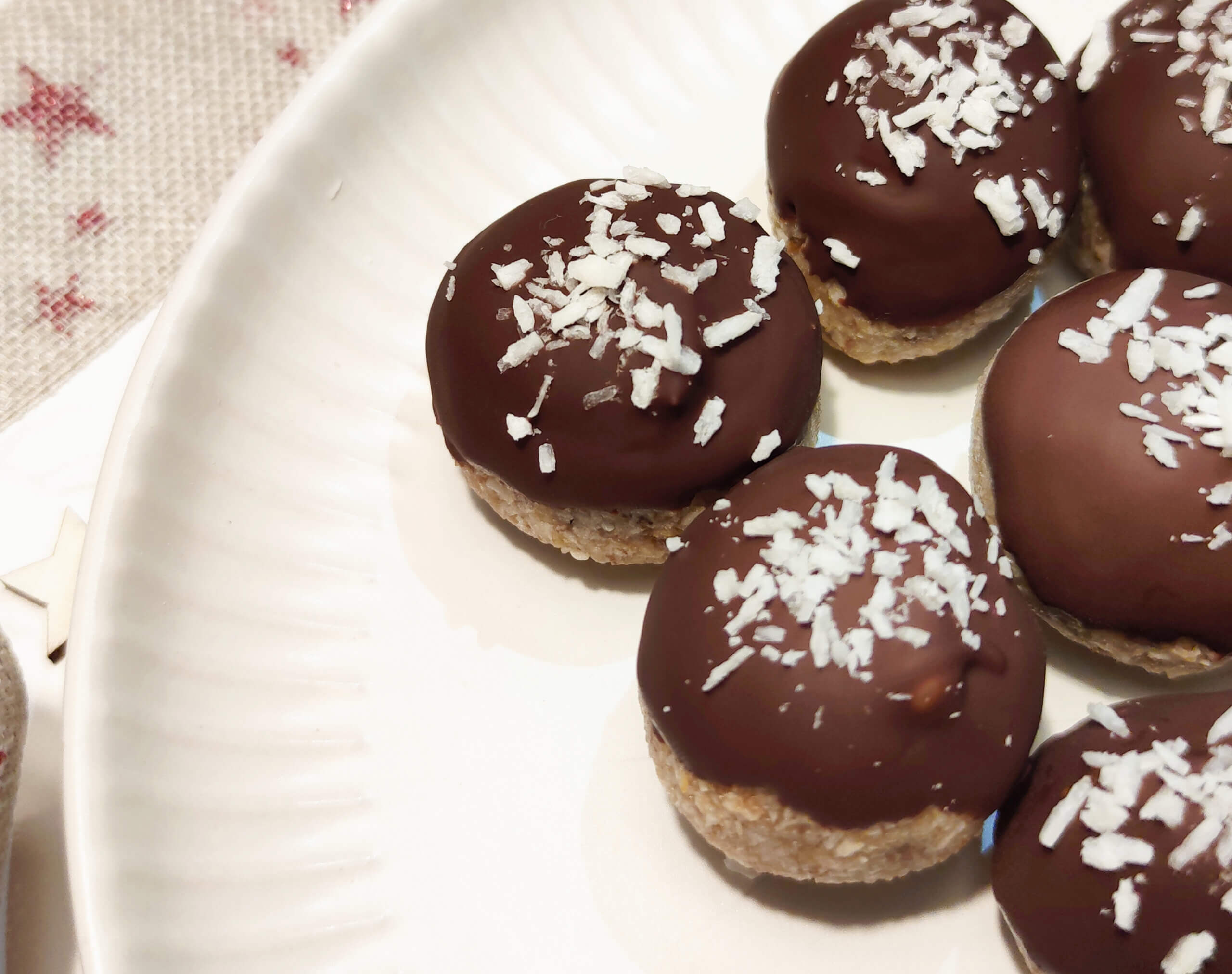 Vegane & glutenfreie Schoko-Kokosbusserl