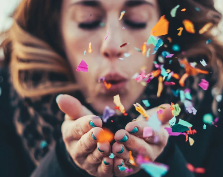 Nachhaltige Faschingsdeko: 10 DIY Ideen für ein bewusstes Faschingsfest.